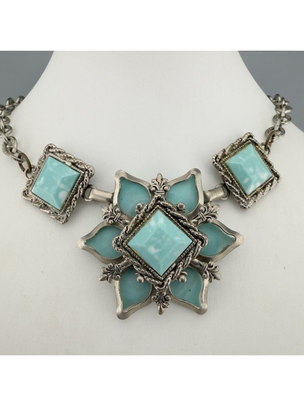 Vintage Faux Turquoise Choker Necklace Chunky Acrylic Ornate Silver Tone 15”